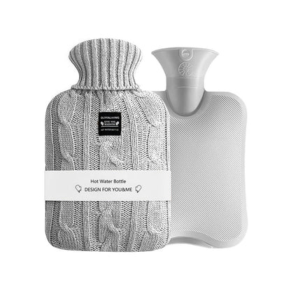 Bouillotte grande capacité avec housse en tricot pour crampes menstruelles et maux de dos, 2 L