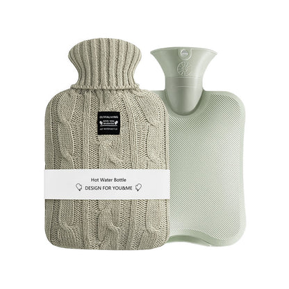 Bouillotte grande capacité avec housse en tricot pour crampes menstruelles et maux de dos, 2 L